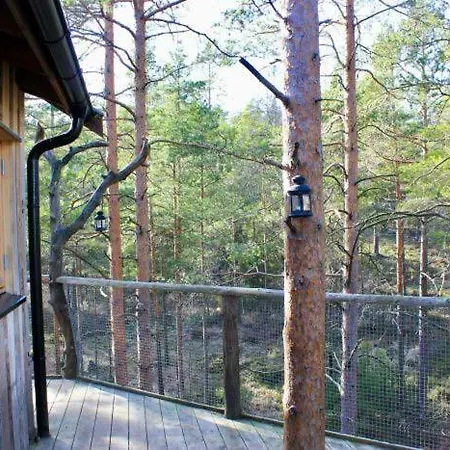 Chalet Tretopphytter Pa Grensen - Elghytta Med Robat Og Gjeddefiske