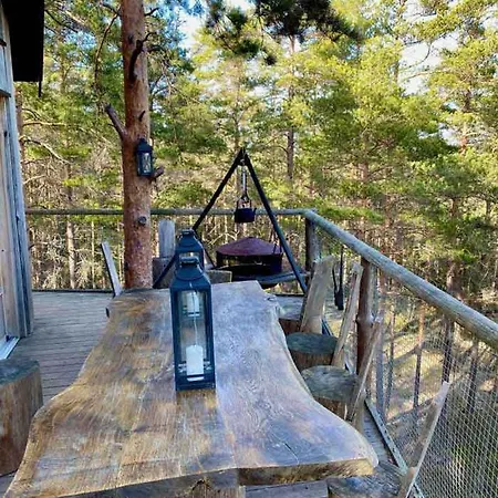 Chalet Tretopphytter Pa Grensen - Elghytta Med Robat Og Gjeddefiske *