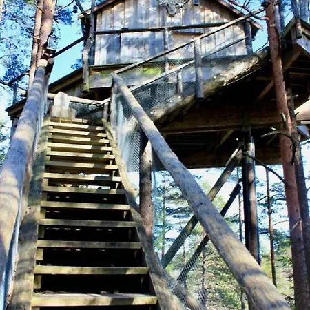 Tretopphytter Pa Grensen - Elghytta Med Robat Og Gjeddefiske Halden