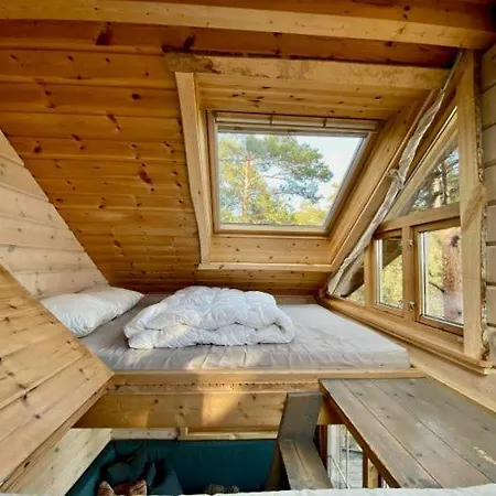 Tretopphytter Pa Grensen - Elghytta Med Robat Og Gjeddefiske Chalet Halden