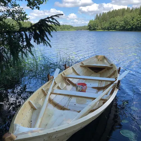 Tretopphytter Pa Grensen - Elghytta Med Robat Og Gjeddefiske * Halden