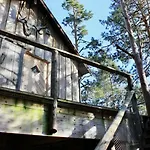 Tretopphytter Pa Grensen - Elghytta Med Robat Og Gjeddefiske Halden